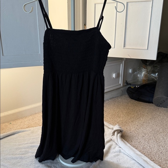 Forever 21 Black Sleeveless Dress with ruched top - Picture 1 of 4